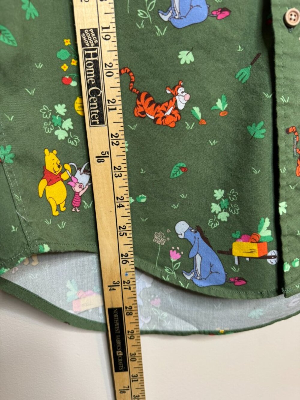 Disney Winnie the Pooh Button-Up Shirt forest green size XS short sleeve - Picture 6 of 7